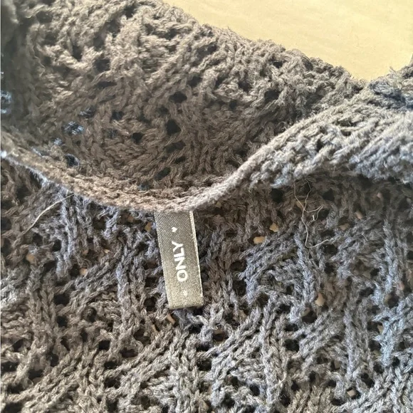 ONLY ASOS Black Crochet Cropped Sweater Small Scallop Hem Wide Sleeve - Picture 9 of 11